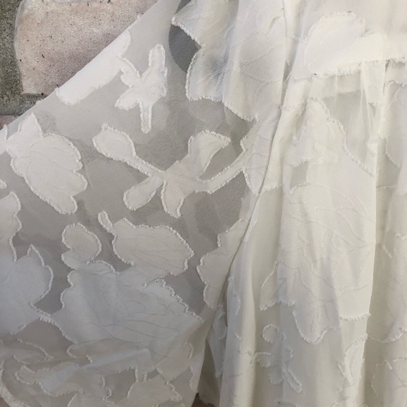 Motherhood Maternity Ivory Floral Blouse XL - Picture 2 of 4